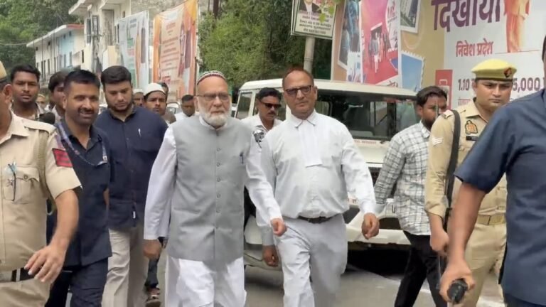 19 साल बाद मुजफ्फरनगर कोर्ट पहुंचे शाही इमाम अहमद बुखारी, आचार संहिता उल्लंघन के मामले में मिली जमानत