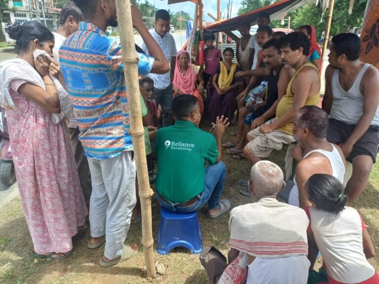 असम बाढ़: 10 हजार परिवारों तक राहत पहुंचाएगा रिलायंस फाउंडेशन, 4 हजार मवेशियों की भी होगी देखभाल