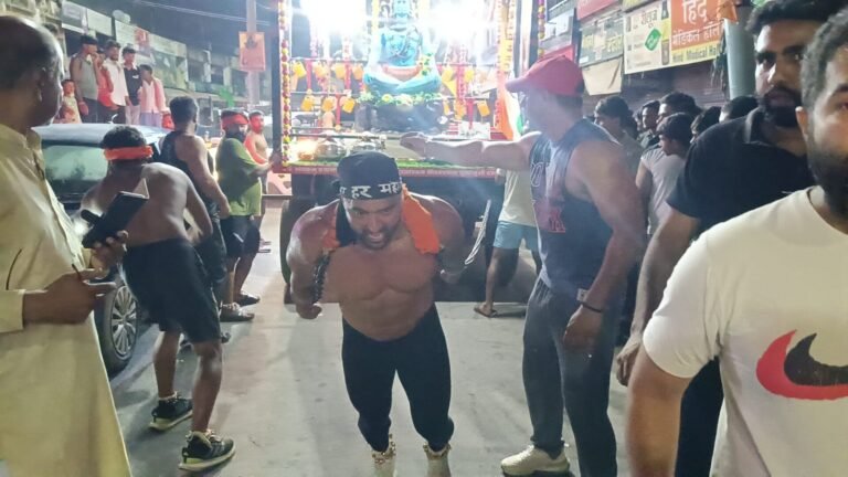 ‘जिम लवर’ शिवभक्त लेकर आया ‘मिनी जिम कांवड़’: दिल्ली के कांवड़िया अमित बोले, ‘शरीर को मंदिर बनाओ, नशे का घर नहीं’
