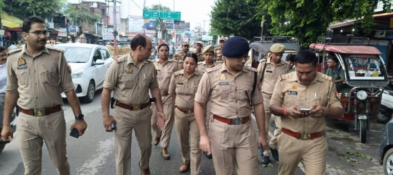 मुजफ्फरनगर में ‘पर्दानशी’ हुए नॉनवेज होटल–रेस्टोरेंट: ASP ने मीट कारोबारियों से वार्ता कर दी सख्त हिदायत, दुकानों को पर्दे से ढकने के निर्देश