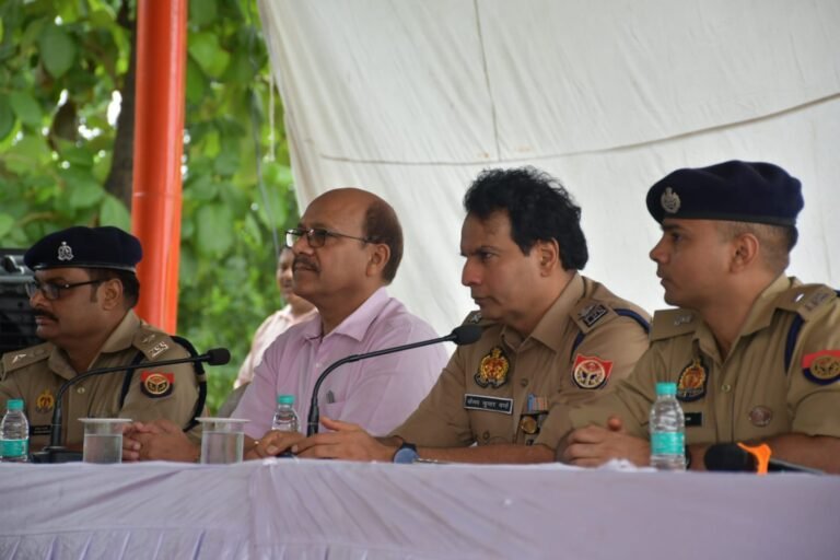 मुज़फ़्फ़रनगर में कांवड़ ड्यूटी पर रवाना हुआ पुलिस का सुरक्षा कवच: DM-SSP ने फोर्स को किया ब्रीफ; 9 सुपर ज़ोन में बंटी सुरक्षा व्यवस्था