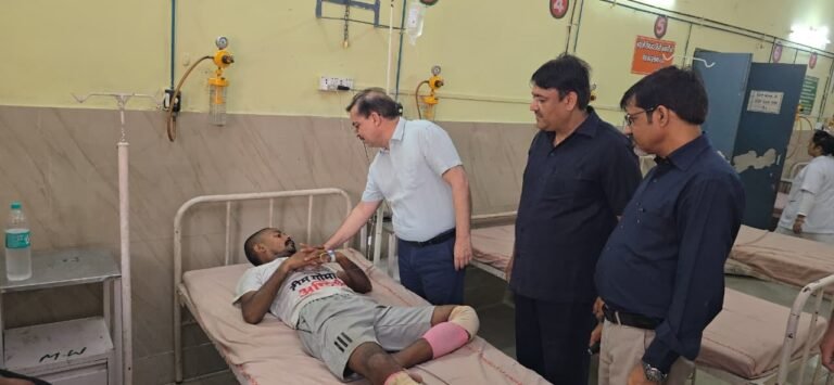 शिवभक्तों के लिए मुजफ्फरनगर में स्वास्थ्य विभाग हाई अलर्ट: जिला अस्पताल में 20 बेड का विशेष कांवड़ वार्ड, पहली बार 14 बाइक एंबुलेंस तैनात