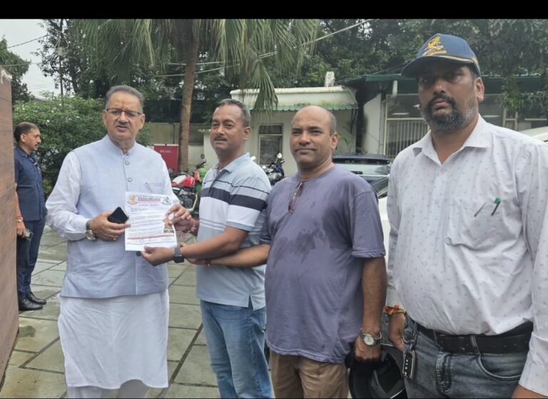 शौर्य स्थल में लगेगी देश के पहले परमवीर चक्र विजेता मेजर सोमनाथ शर्मा की प्रतिमा? पूर्व सैनिकों ने मंत्री गणेश जोशी को सौंपा ज्ञापन