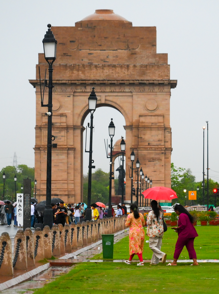 दिल्ली-एनसीआर में पूरे सप्ताह राहतभरा मौसम, बादल और हल्की बारिश से गर्मी होगी कम