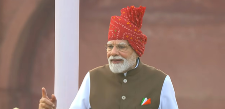 लालकिले से पीएम मोदी का बड़ा संकल्प, बोले- अब छोटे सपनों से नहीं चलेगा, बड़े सपने देखने होंगे