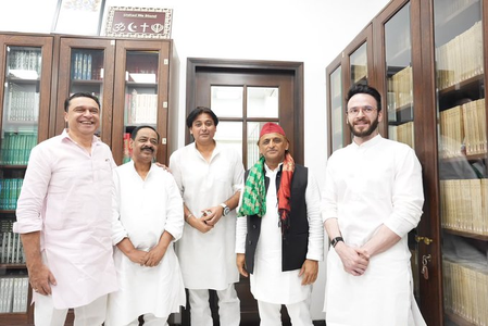 इमरान मसूद को बड़ा झटका: दामाद शायान मसूद ने छोड़ा कांग्रेस का साथ, सपा में शामिल होकर अखिलेश यादव की तारीफों के बांधे पुल