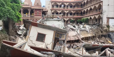 प्रयागराज में स्वामीनारायण मंदिर का हिस्सा अचानक ढहा, तेज धमाके से मची अफरा तफरी, बाल बाल बचे लोग