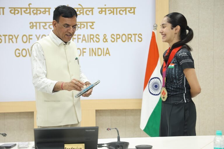 विश्व जूनियर स्क्वैश चैंपियनों का खेल मंत्री ने किया सम्मान, अनाहत सिंह की ऐतिहासिक जीत को बताया युवाओं के लिए प्रेरणा