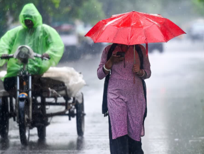 दिल्ली में आज बादलों का डेरा, हल्की बारिश के आसार; उमस बरकरार, सप्ताहभर तेज बारिश की संभावना