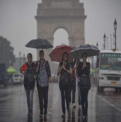 दिल्ली-एनसीआर में बारिश से बदला मौसम, आईएमडी का येलो अलर्ट जारी; पूरे सप्ताह गर्मी से राहत के आसार