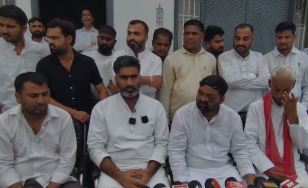 मेरठ में SSP पर मारपीट के आरोपों से गरमाया मामला: दिग्विजय भाटी बोले- ‘SSP ने जूते से मारा, पैरों को बांधकर पीटा’; ADG ने DIG को सौंपी जांच