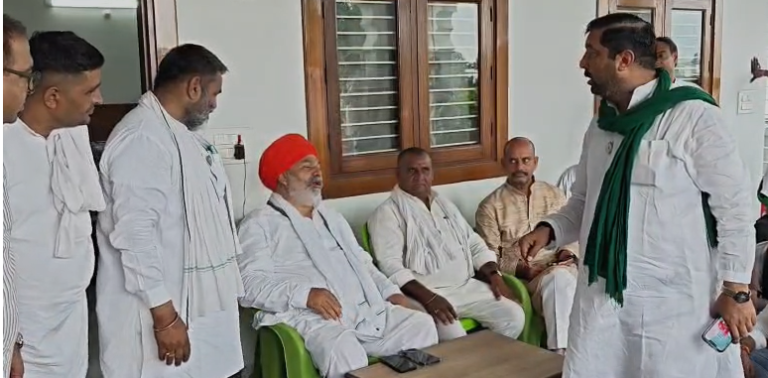 चीनी के बढ़ते दाम पर राकेश टिकैत का सरकार पर निशाना, बोले- चीनी महंगी हुई तो गन्ना किसानों को भी मिले फायदा