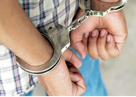 गाजियाबाद में डबल मर्डर से सनसनी, पति ने पत्नी और बेटी की हत्या, दूसरी बेटी घायल,आरोपी हिरासत में