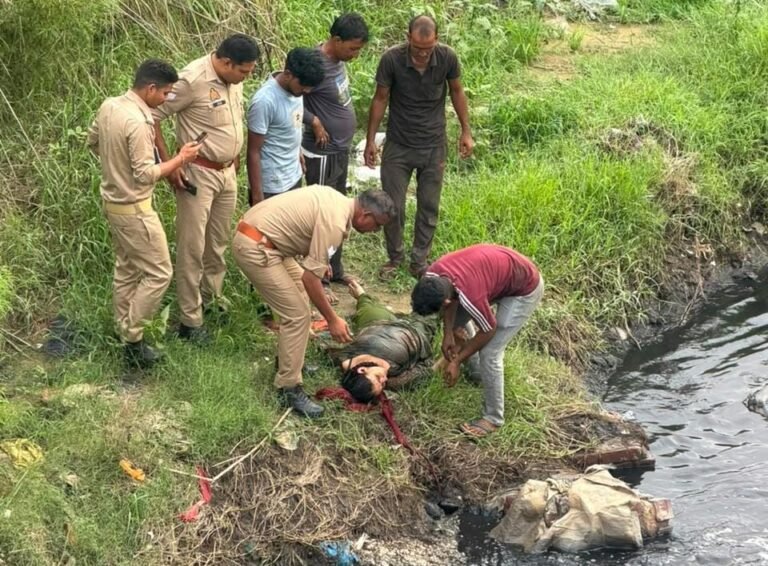 मुजफ्फरनगर में गृहक्लेश से नाराज महिला गंदे नाले में कूदी: पुलिस ने बाहर निकाला, अस्पताल में भर्ती कराया