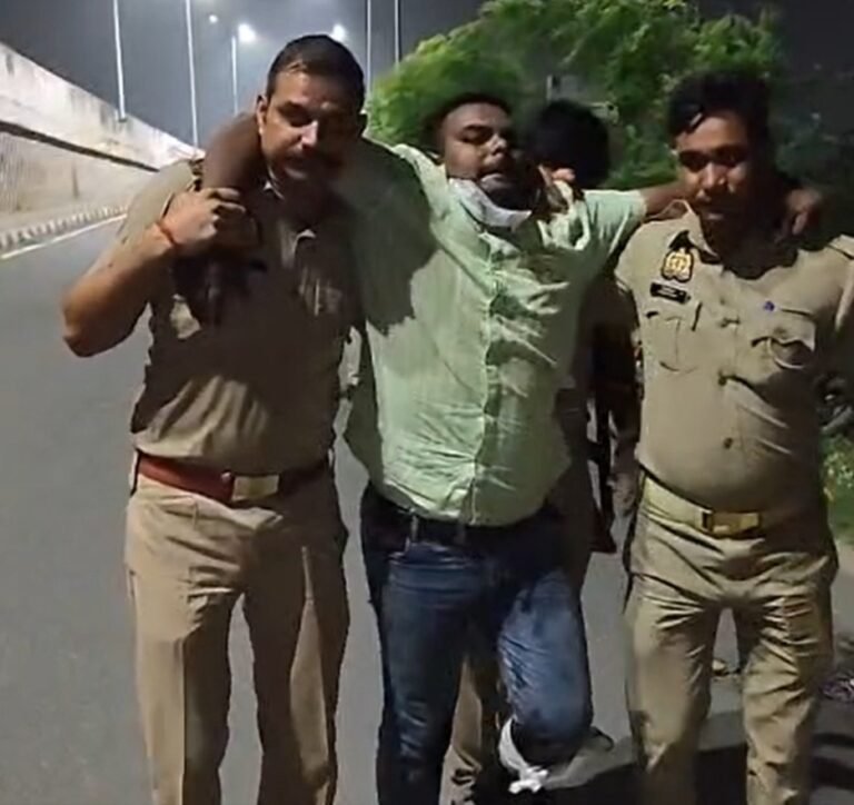 फिरोजाबाद में पुलिस मुठभेड़ के बाद दो इनामी बदमाश समेत तीन गिरफ्तार, दो के पैर में लगी गोली