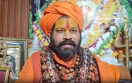 निषाद समुदाय पर विवादित टिप्पणी को लेकर महंत राजू दास की सफाई, बोले कांग्रेस प्रवक्ता से बहस के दौरान कही गई बात को दिया गया जातिगत रंग