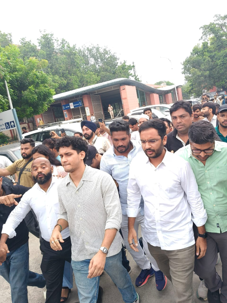 जंतर-मंतर मारपीट कांड फिर गरमाया! संजय आजाद के लिए थाने पहुंचे CJP नेता, सौरव दास बोले-2800 अपराधियों पर क्यों नहीं हुई कार्रवाई